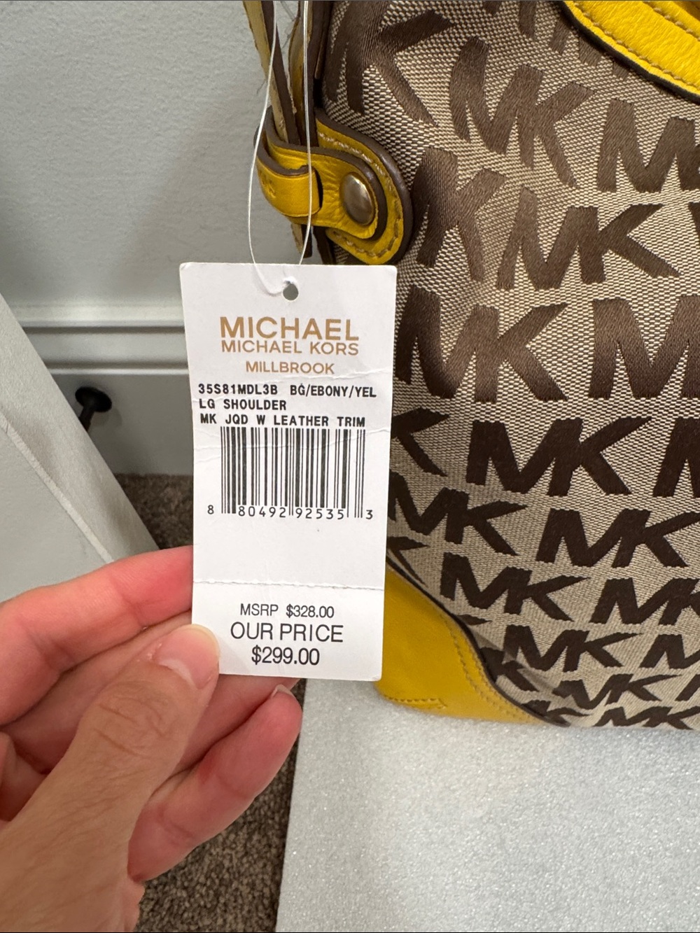 Michael Michael Kors millbrook large jacquard shoulder bag with yellow trim NWT - Picture 3 of 10